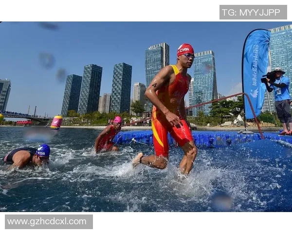 中国铁人三项健将逆风破浪勇夺世界杯冠军在恶劣天气中展现非凡实力